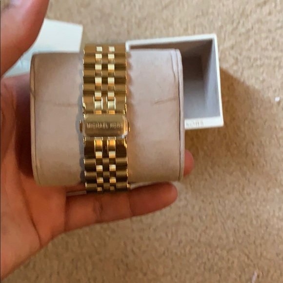 Michael Kors Watch - Picture 3 of 3